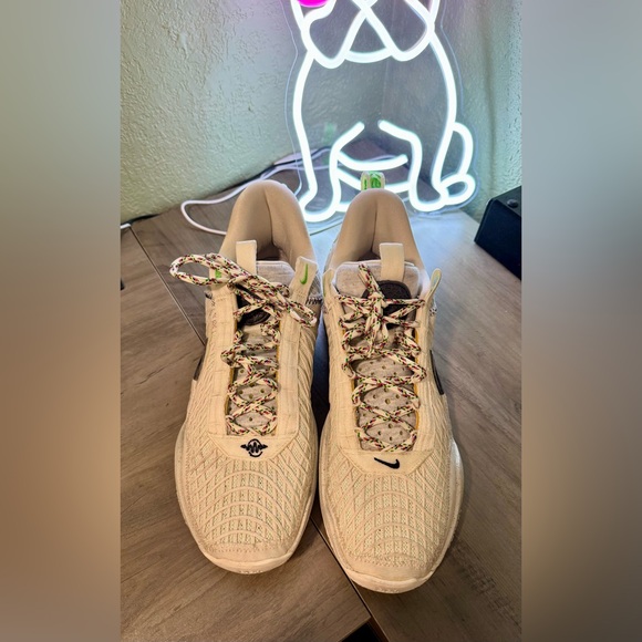 Nike Mens Cosmic Sneakers- like new - Picture 5 of 11